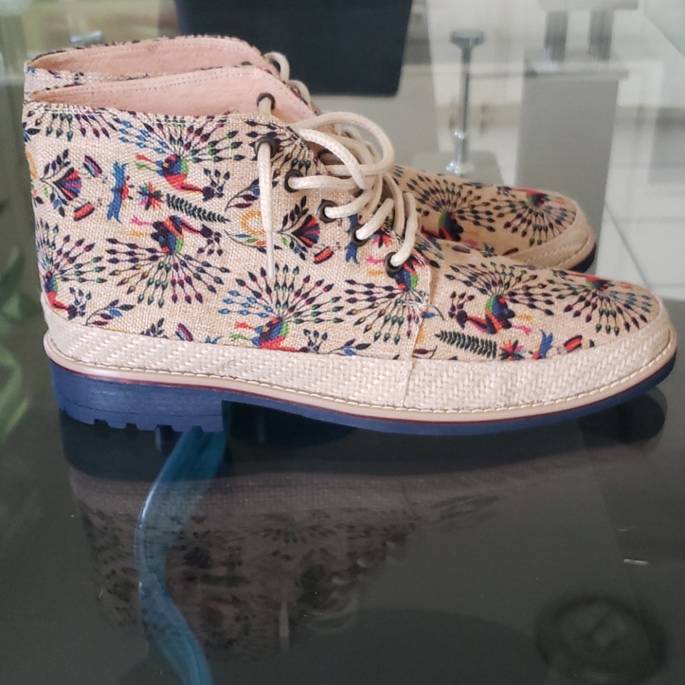 Shoes - Picture 2 of 4